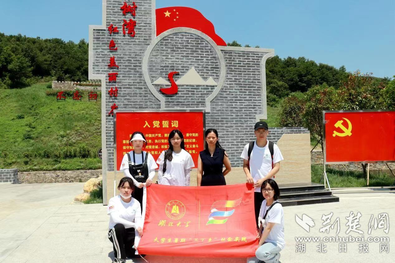 2000年师范大学成人脱产毕业，教师资格证能直接申请吗？游戏画面