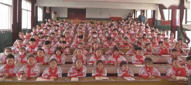 高校时尚女孩