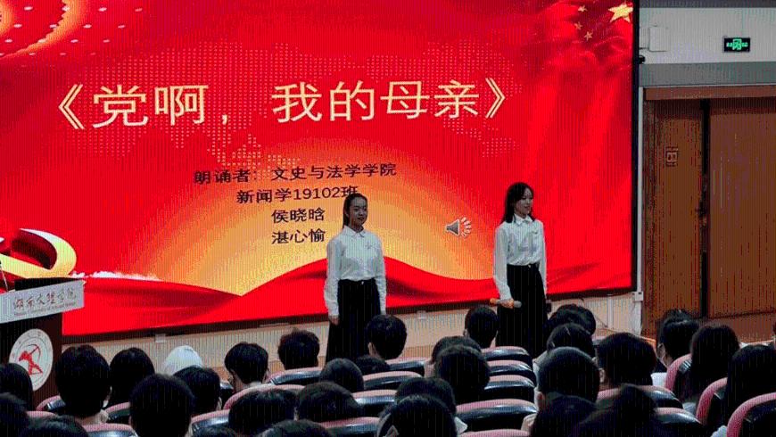 病好了曼联跟队记者：拉什福德今天早上抵达卡灵顿基地接受训练